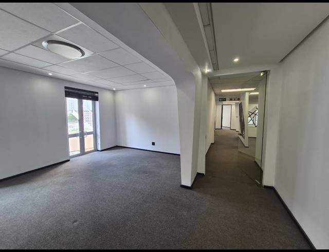 1,066M² OFFICE TO LET IN SANDTON CENTRAL